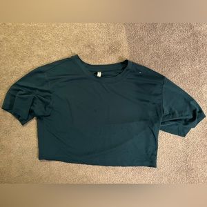 Cropped workout T-shirt